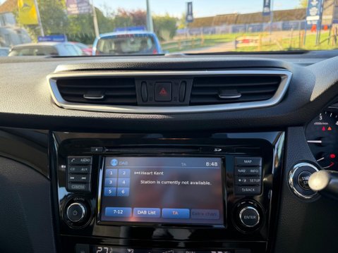 Nissan Qashqai 1.6 dCi Tekna 4WD Euro 6 (s/s) 5dr 27