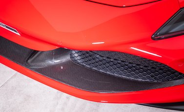Ferrari F8 SPIDER 30