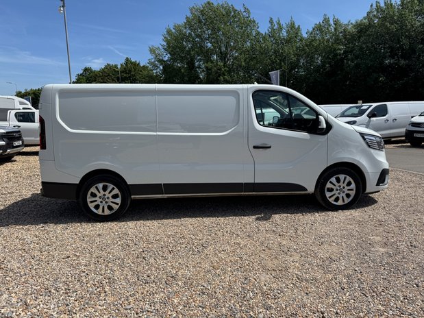Renault Trafic LWB L2H1 Low Roof Sport LI30 Air Con Sensors EURO 6 5