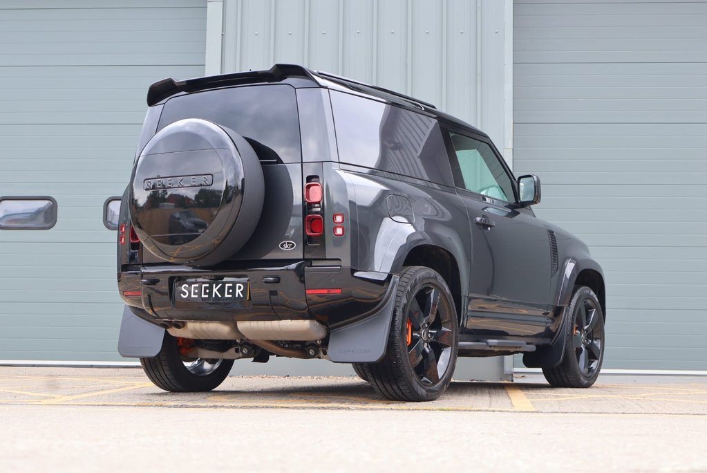 Land Rover Defender 90 HARD TOP X-DYNAMIC HSE STYLED BY SEEKER SUPER LOW MILES  5