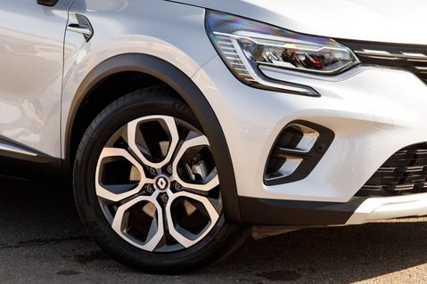 Renault Captur TECHNO E-TECH 11