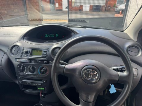 Toyota Yaris 1.0 VVT-i T3 5dr 33