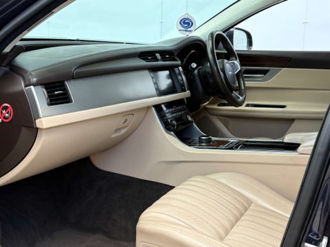 Jaguar XF 2.0 XF Portfolio D AWD Auto 4WD 5dr 75