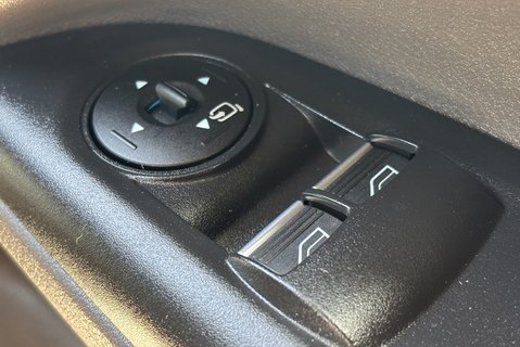 Ford Transit Connect 240 L2 Limited 120 ps Panel Van 33