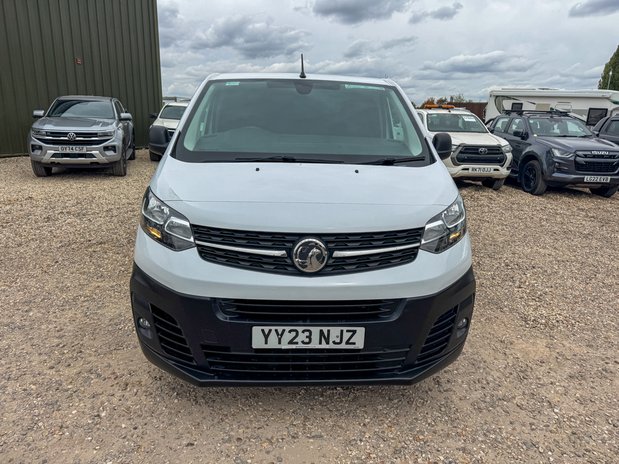 Vauxhall Vivaro SWB L1H1 [SOLD CM] Low Roof 3100 Air Con Sensors EURO 6 NO V 3
