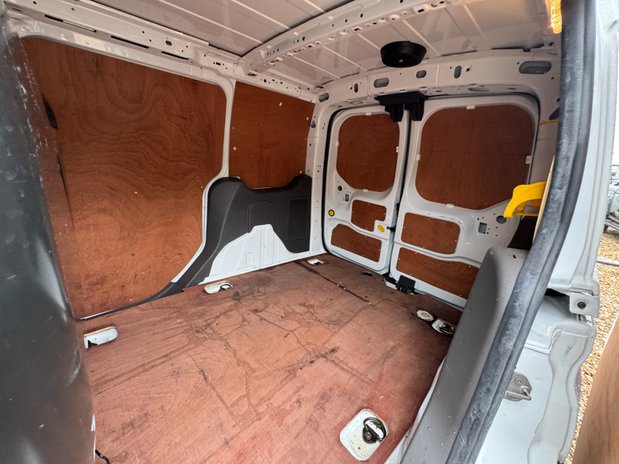 Ford Transit Connect SWB L1H1 [SOLD SM] Low Roof 200 Leader Sensors EURO 6 15