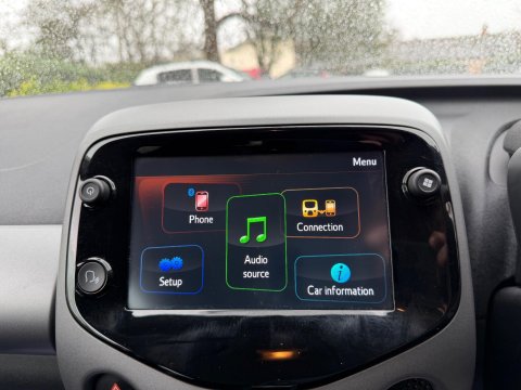 Toyota Aygo 1.0 VVT-i x-play Euro 6 5dr 32