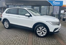 Volkswagen Tiguan LIFE 1.5 TSI DSG AUTOMATIC 1