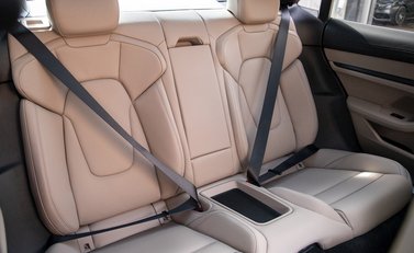 Porsche Taycan Turbo 14