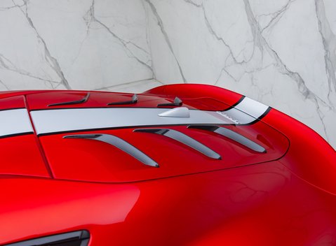 Ferrari 812 Competizione 36