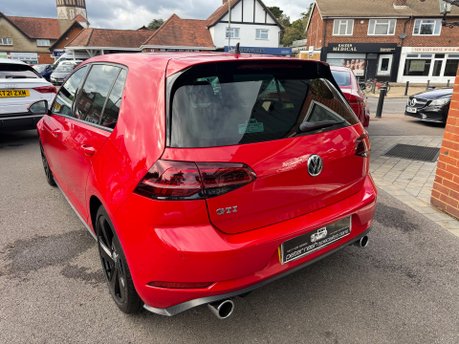 Volkswagen Golf GTI TSI 15