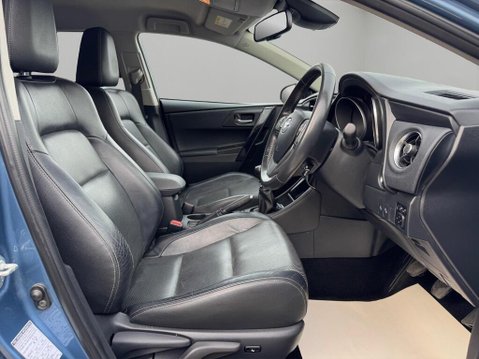 Toyota Auris 1.2 VVT-i Excel Euro 6 (s/s) 5dr 12