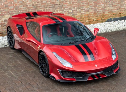 Ferrari 488 Pista 8