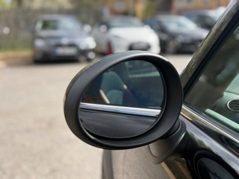 Mini Hatch 1.6 Cooper S Euro 5 (s/s) 3dr 23