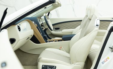 Bentley Continental GT V8 S Convertible Galene Edition 16