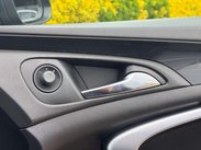 Vauxhall Insignia 1.8 Insignia SRi 5dr 34