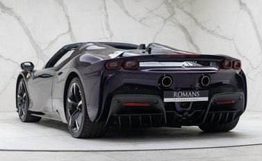 Ferrari SF90 Spider 10