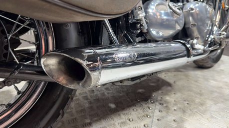 Triumph Speedmaster 2019 ONLY 24K LONG MOT PANNIERS SISSY BAR CRUISER ROADSTER 43