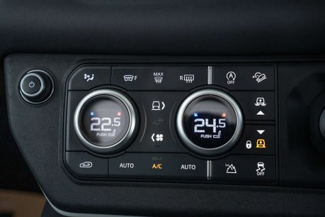 Land Rover Defender 3.0 Defender XS Edition D MHEV A 4WD 5dr 36