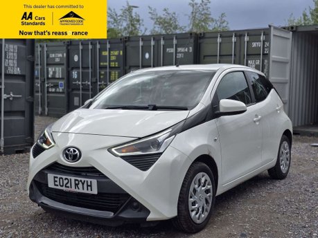 Toyota Aygo 1.0 VVT-i x-play Hatchback 5dr Petrol x-shift Euro 6 (Safety Sense) (71 ps) 3