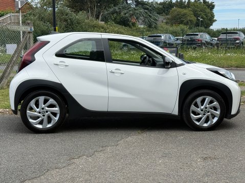 Toyota Aygo X VVT-I PURE 933 MILES 2