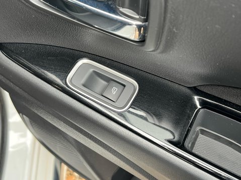 Mitsubishi Outlander PHEV DESIGN 35