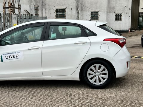 Hyundai i30 CRDI S BLUE DRIVE 25