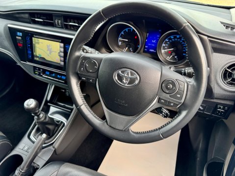Toyota Auris 1.2 VVT-i Excel Euro 6 (s/s) 5dr 41
