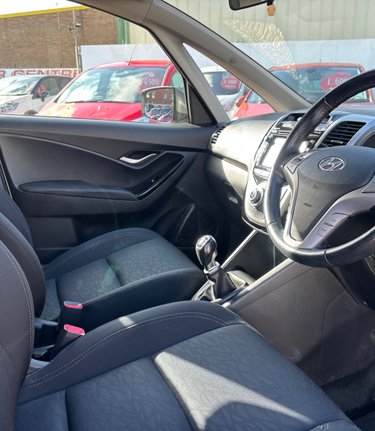 Hyundai ix20 MPI SE NAV LOOK! 1 OWNER! FULL HISTORY! 6 HYUNDAI STAMPS! 3