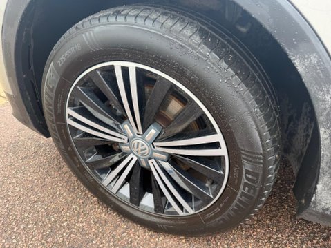 Volkswagen Tiguan 2.0 TDI SE Navigation DSG 4Motion Euro 6 (s/s) 5dr 61