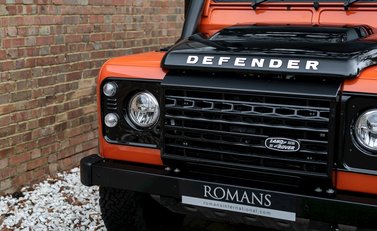 Land Rover Defender 90 Adventure 23