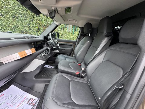 Land Rover Defender D250 | 3LT | AUTO | Nav | Heated Seats | 16