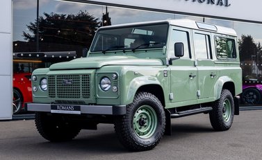 Land Rover Defender 110 HERITAGE 2