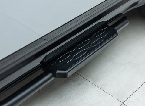 Land Rover Defender 90 V8 P525 URBAN 40