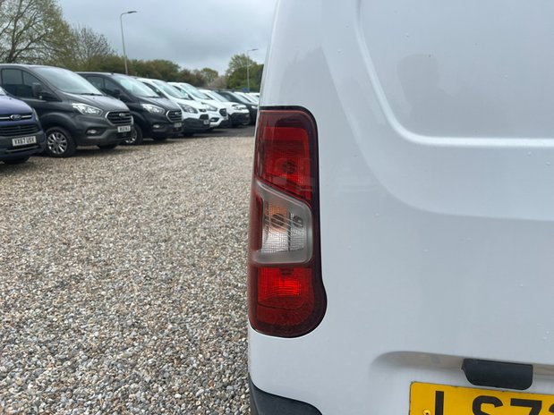 Peugeot Partner LWB L2H1 Low Roof Professional Air Con EURO 6 NO VAT 25