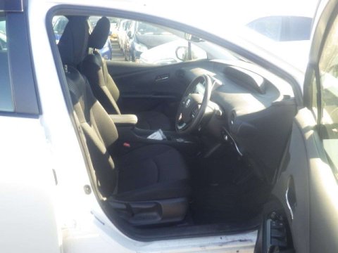 Toyota Prius 1.8 VVT-h Active Hatchback 5dr Petrol Hybrid CVT Euro 6 (s/s) (122 ps) 7