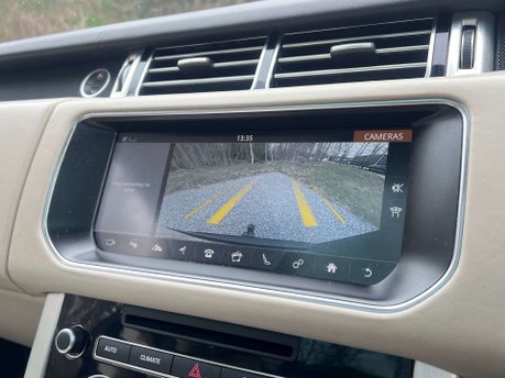 Land Rover Range Rover 3.0 Range Rover Vogue TDV6 Auto 4WD 5dr 25