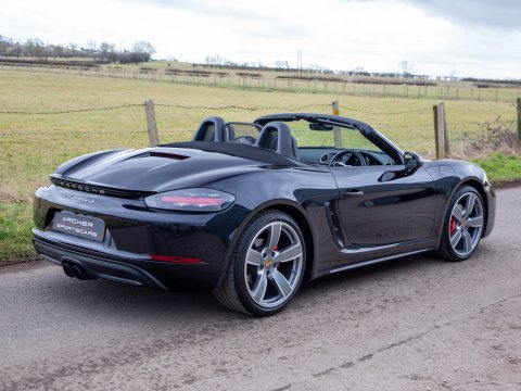 Porsche 718 BOXSTER S PDK 18