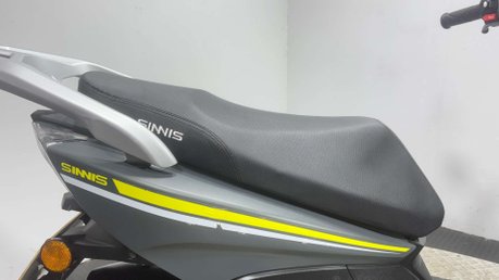 Sinnis Twist 2022 1K 50CC SCOOTER LEARNER BIKE NEW MOT SERVICED 31