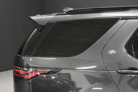 Land Rover Discovery 3.0 Discovery R-Dynamic HSE D MHEV Auto 4WD 5dr 32