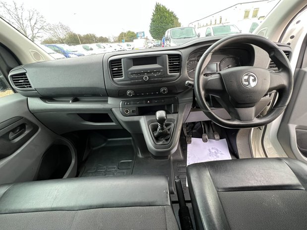 Vauxhall Vivaro LWB L2H1 2900 Edition Air Con Sensors EURO 6 NO VA 27
