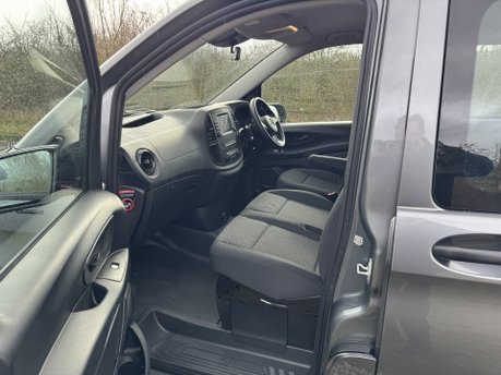 Mercedes-Benz eVito 100 KWH Tourer Pro L2 Auto Electric 9 SEATER/LWB/PARKTRONIC/VAT Q 8