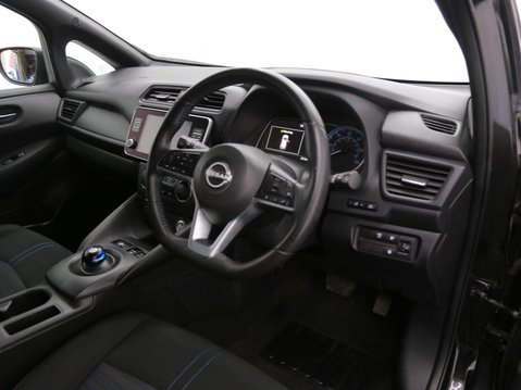 Nissan LEAF 39kWh Acenta Auto 5dr 22