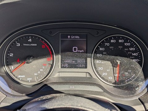 Audi Q2 TDI BLACK EDITION 32