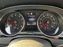 Volkswagen Passat 1.5 Passat R-Line TSi Evo 5dr 21