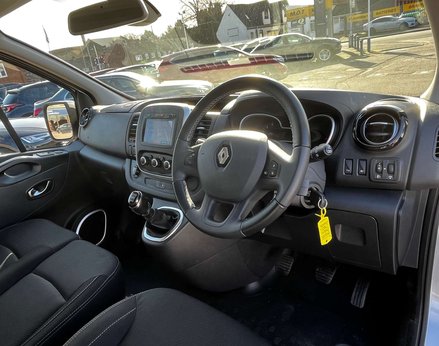 Renault Trafic 2.0 Trafic Sport Energy dCi 5dr 22