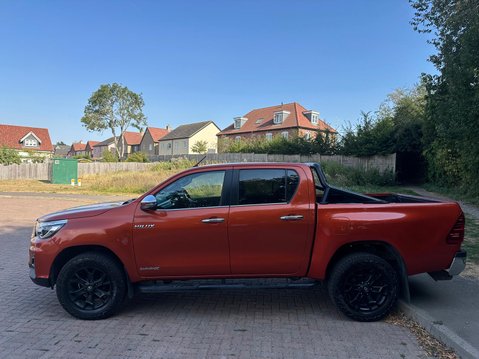 Toyota Hilux INVINCIBLE X LIMITED EDITION 4WD D-4D DCB 2