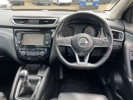 Nissan Qashqai 1.3 Qashqai N-Motion DiG-T 5dr 18