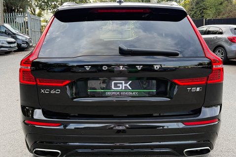 Volvo XC60 T5 R-DESIGN PRO AWD -ONE OWNER - 7 VOLVO SERVICES 8