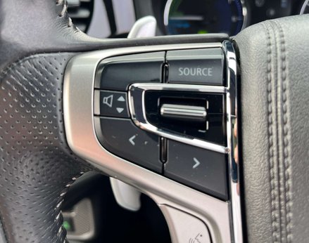 Mitsubishi Outlander 2.4 Outlander Dynamic PHEV CVT 4WD 5dr 60